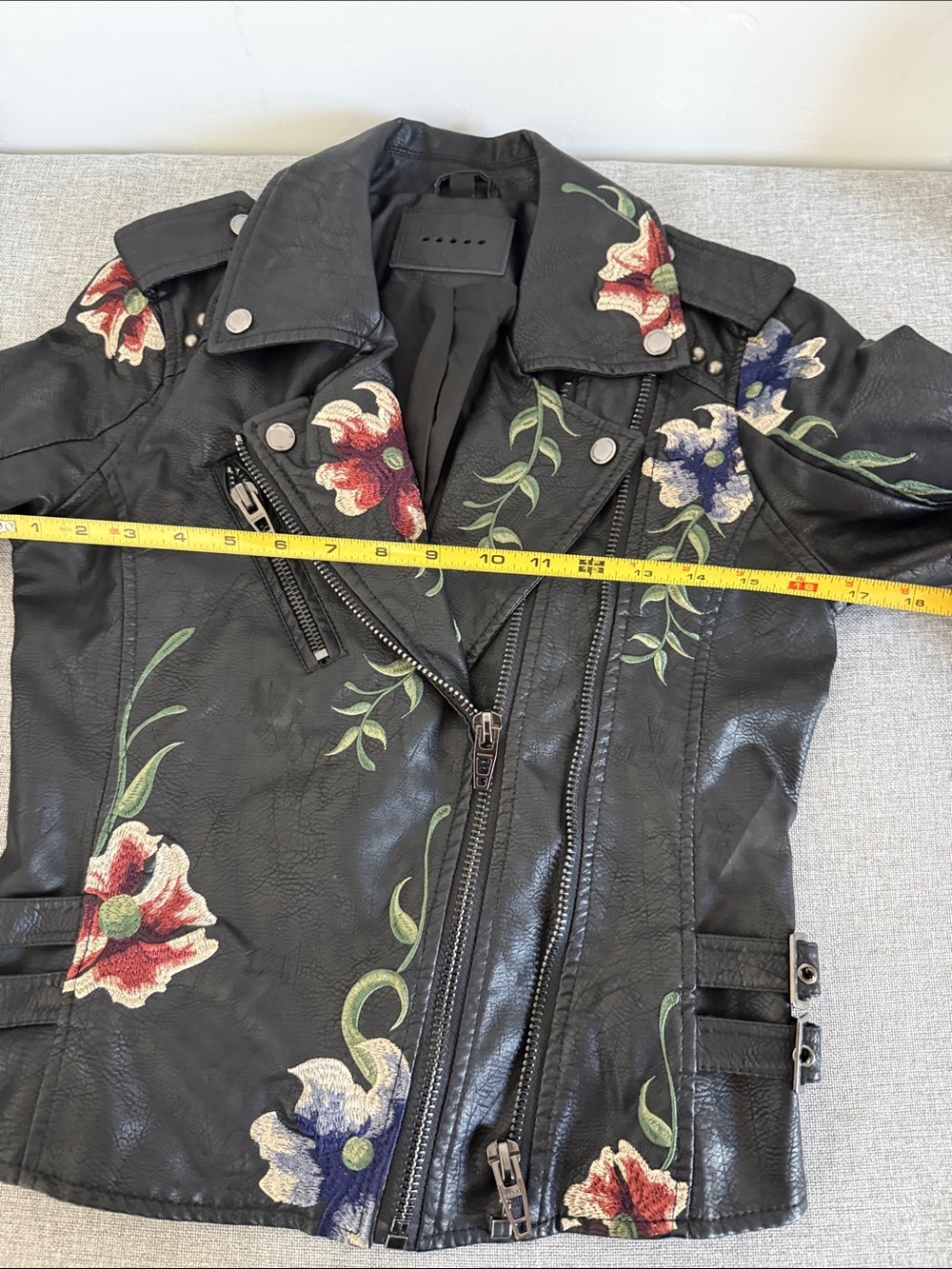 Blank NYC As You Wish Floral Embroidered Faux Leather Biker Jacket Extra Small - Picture 9 of 12